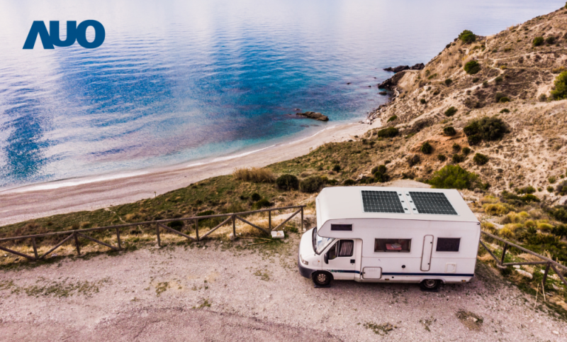 「可撓輕量化太陽光電板SunCurva」使用輕量特殊耐候型複合板取代傳統太陽能板的玻璃前板，不僅降低70%重量，每米平方僅3Kg；具有抗衝擊性能及通過電磁相容性測試，可應用於交通運輸工具，如露營車、遊艇等